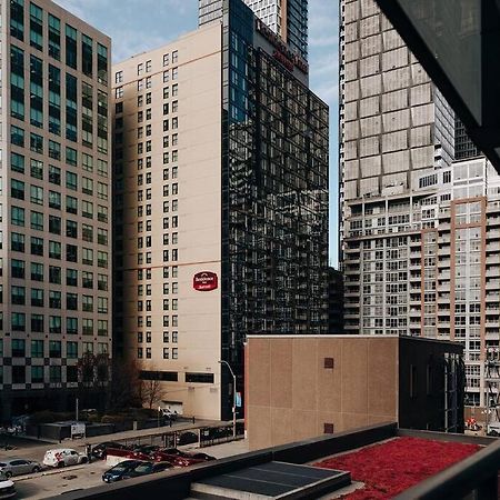 Chic 1-Br Condo; Parking Included; Downtown Core Toronto Exterior foto